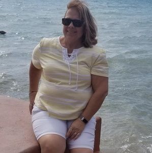 Meet your Posher, Debbie